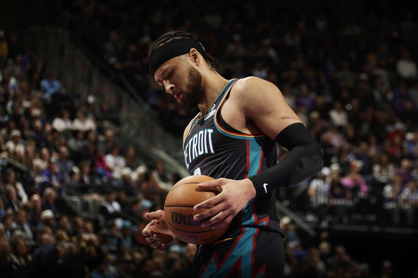 华体会官方平台下载-16中3&amp;三分7中0得10分！奥特：我们换防坎宁安对他进行持球压迫