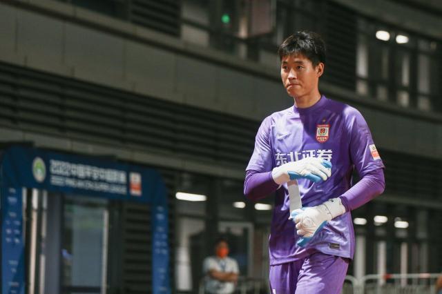 华体会体育迷APP-12年出战81场的门将刘伟国，大礼送给了谁？